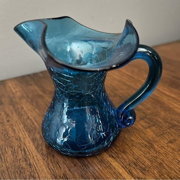 Vintage mini hand blown crackle glass pitcher. - Picture 5 of 6